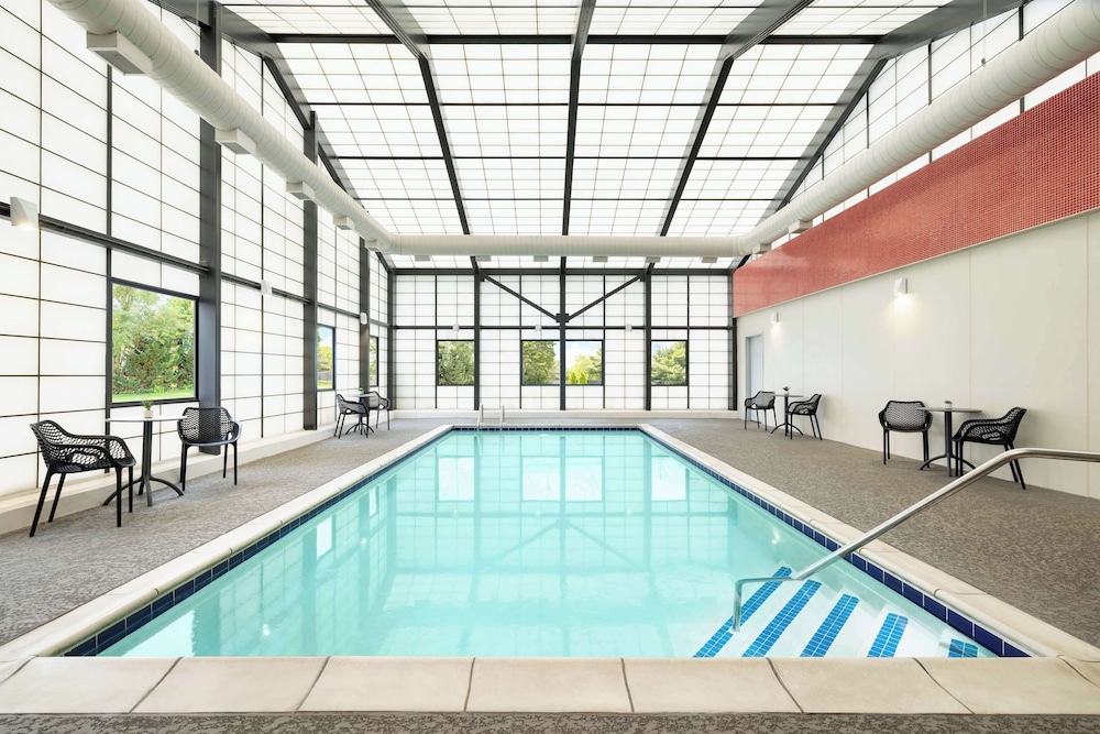 Hampton Inn Long Island Islandia - photo 21