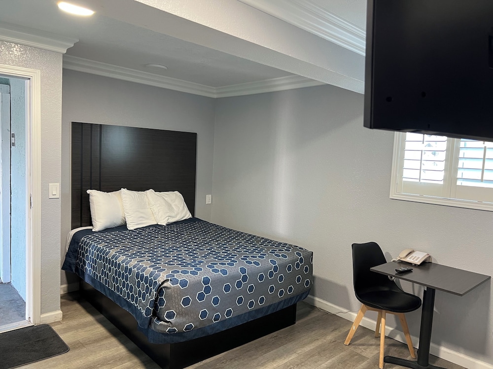Sea Garden Inn - photo 13