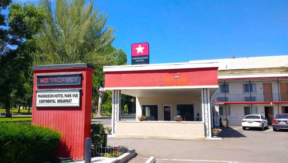 Magnuson Hotel Park Vue - featured photo