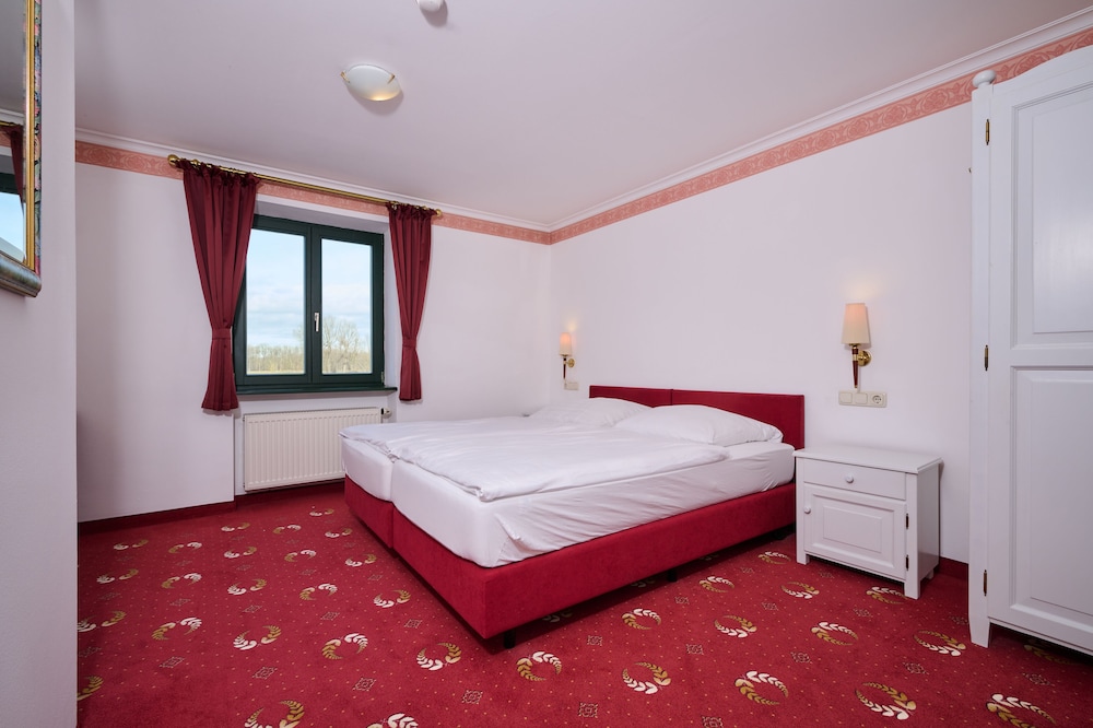 Tafernwirtschaft Hotel Schonbrunn — Landshut