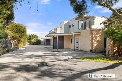 4 6 Broughton Ave Cowes in Cowes, Australia