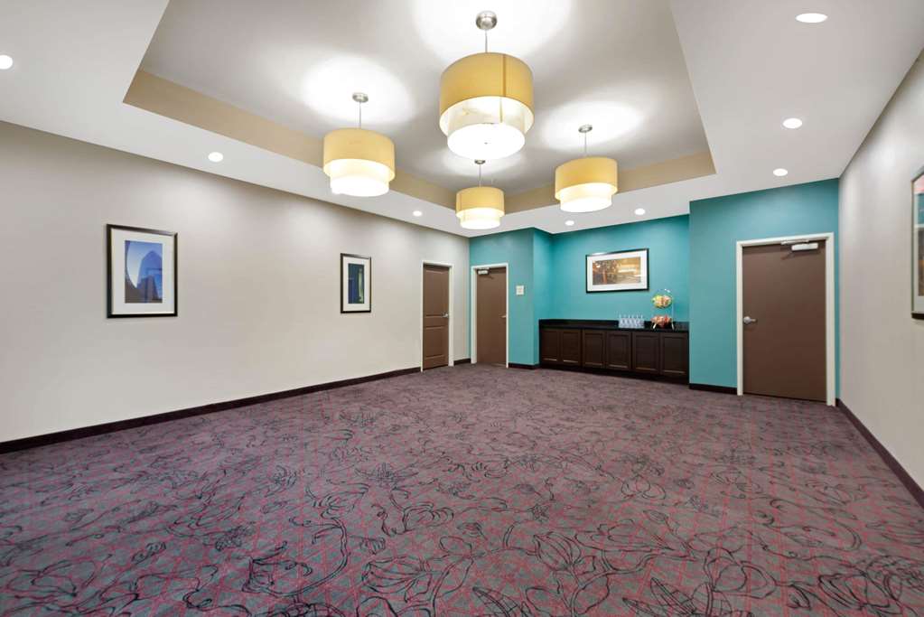 La Quinta Inn & Suites by Wyndham Houston Humble Atascocita - photo 24