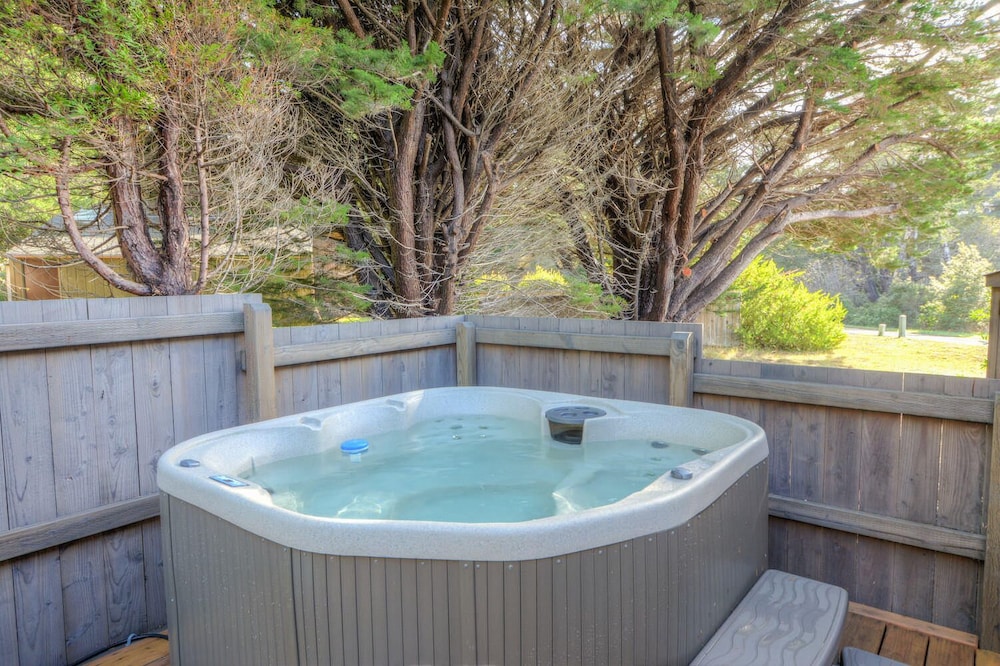 Pacific Splendor Private Hot Tub w Views - photo 5