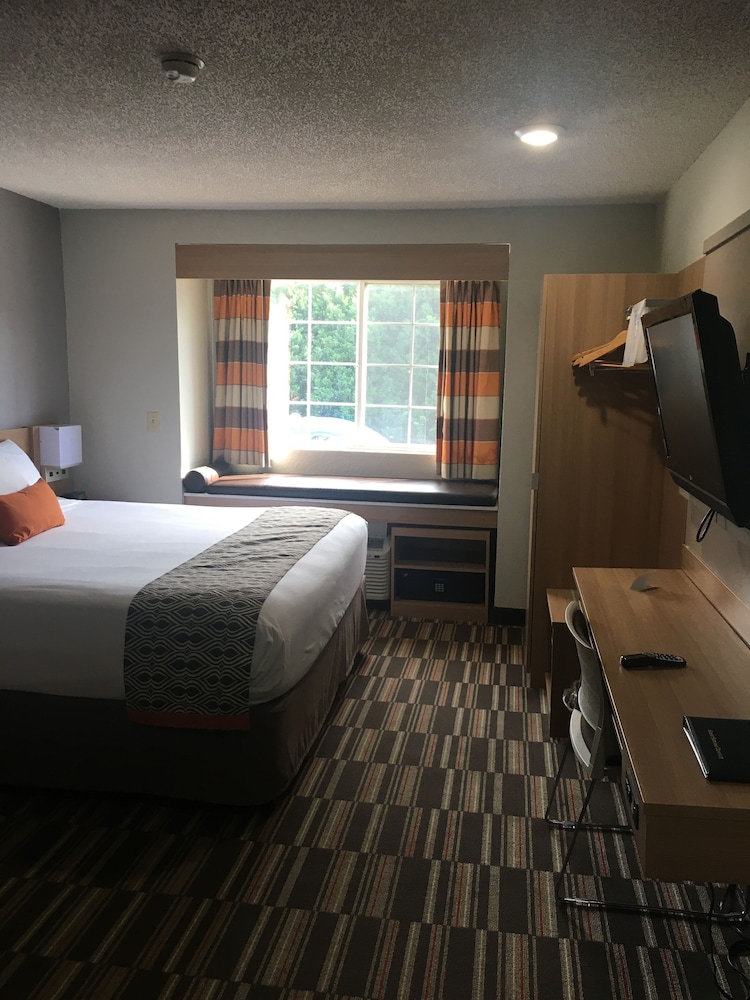 Microtel Inn & Suites by Wyndham Florence - photo 4