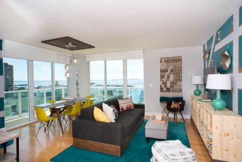 Coconut Grove Gorgeous Bay View 1 bedroom Condo Includes Parking — 4-Star Luxury Hotel in Miami, United States