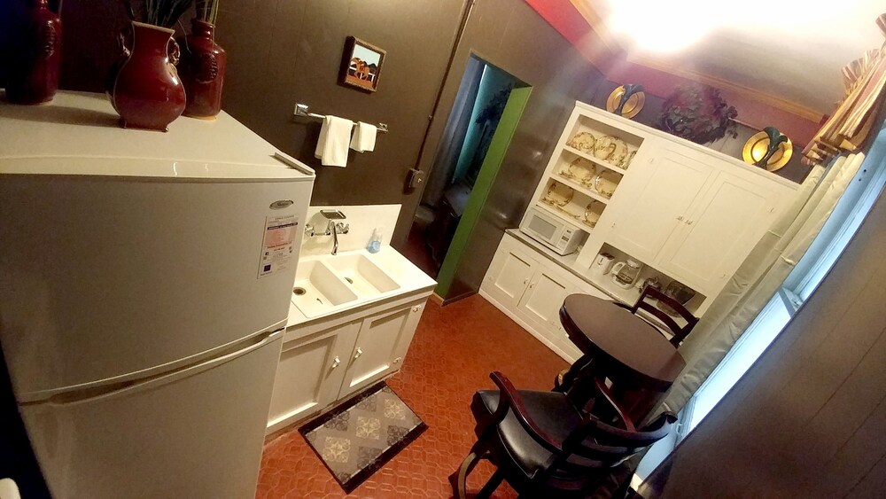 Historic Whiting Hotel Suites - photo 22