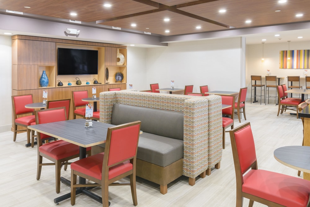 Holiday Inn Express Southington by IHG - photo 32