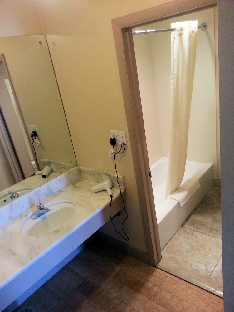 The Greenwell Inn - photo 30