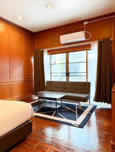 Stay On Sukhumvit Soi 11 สเตย์ ออน สุขุมวิท 11
