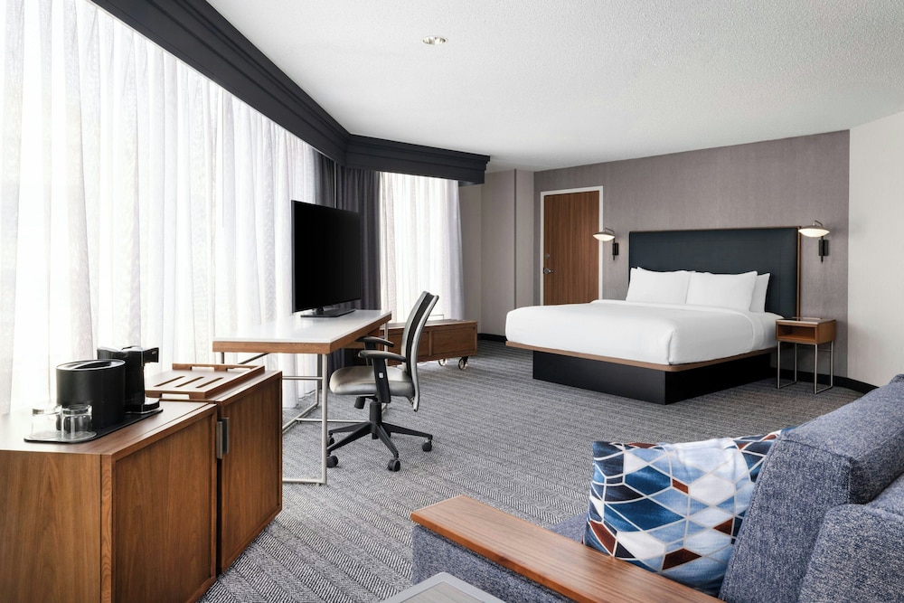 Courtyard by Marriott Charlotte City Center - photo 15