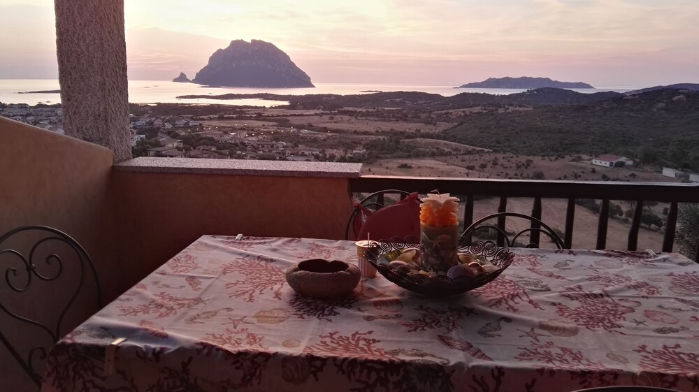 La Terrazza Sul Mare — hotel in Loiri Porto San Paolo
