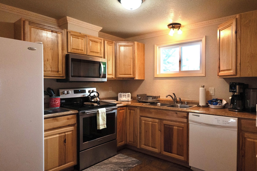 Yellowstone Gateway Inn - photo 49