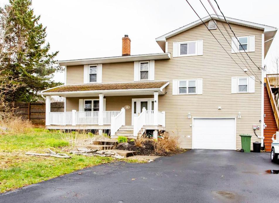 Private bedrooms free parking — hotel in Lower Sackville