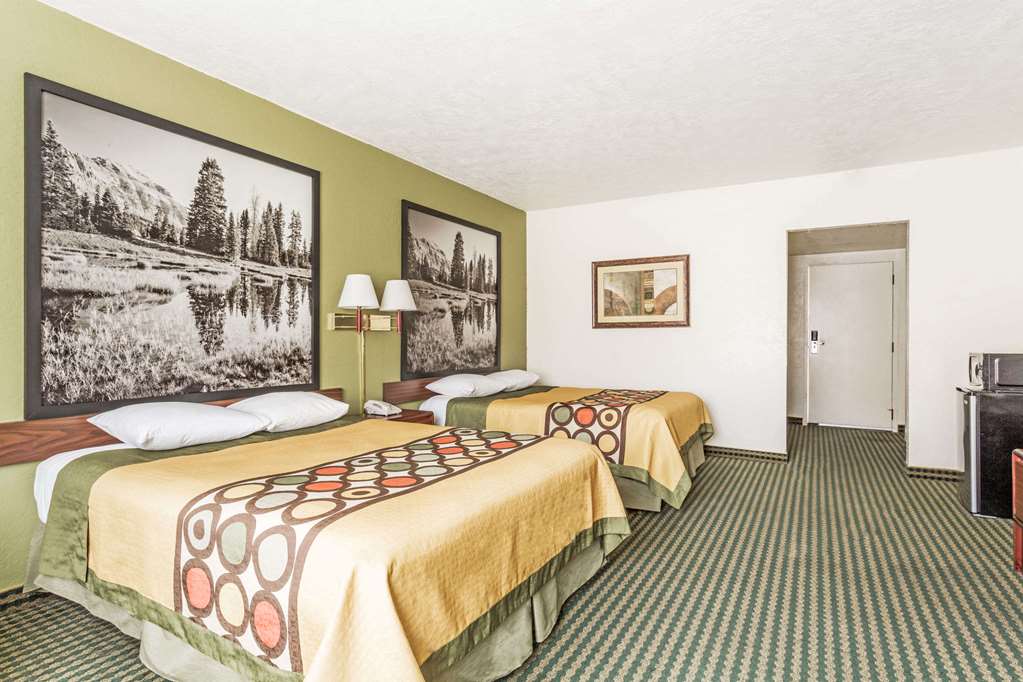 Super 8 by Wyndham Wendover - photo 7