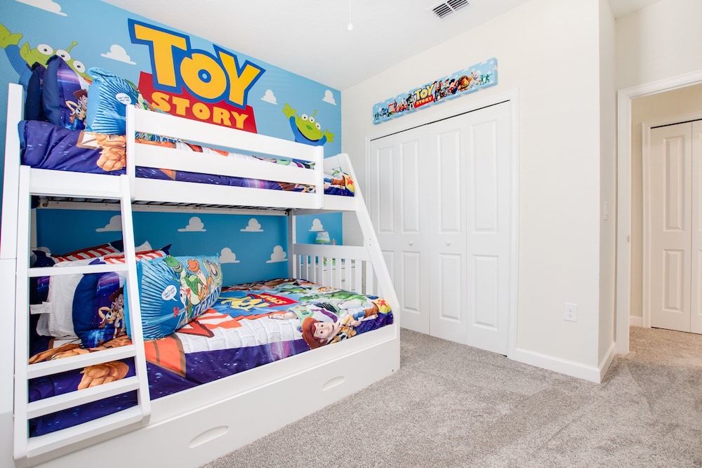 Champions Gate Resort 6 Bdrm Home - photo 15
