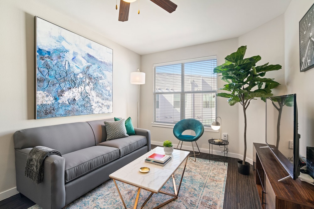 Mockingbird Flats by Kasa Dallas Downtown Apartments — 4-Star Luxury Hotel in Dallas, United States