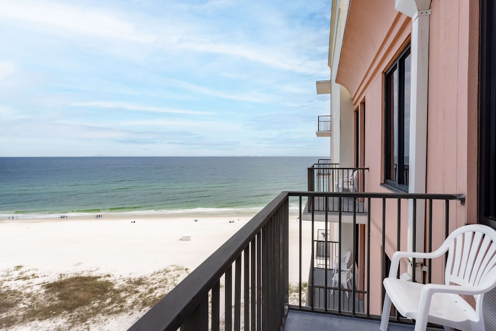 Hampton Inn & Suites Orange Beach Gulf Front - photo 33