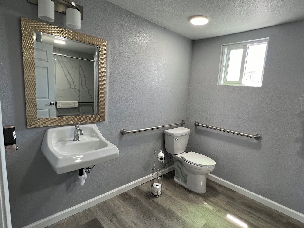 Sea Garden Inn - photo 33