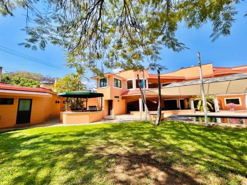 Cuernavaca Pascua Quinta para 28 personas alberca — 4-Star Luxury Hotel in Cuernavaca, Mexico