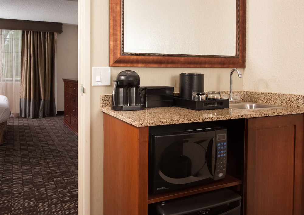 Embassy Suites by Hilton Nashville Airport - photo 18