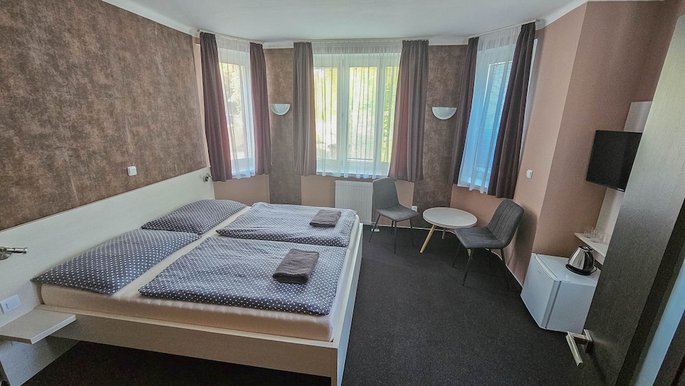 Almond - carbon neutral hotel in Teplice