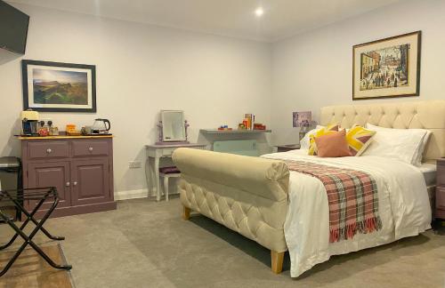 The Midway - last minute hotel in Adlington
