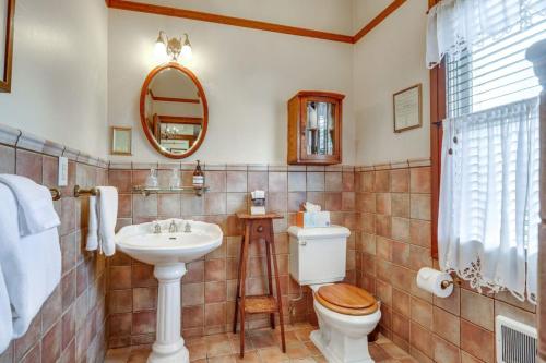 Romantic Victorian Getaway The Fox — hotel in Sutter Creek