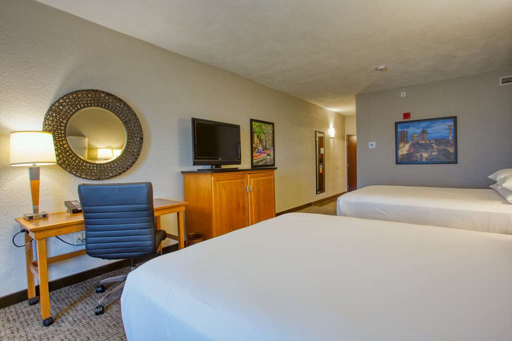 Drury Inn & Suites Near La Cantera Parkway - photo 31