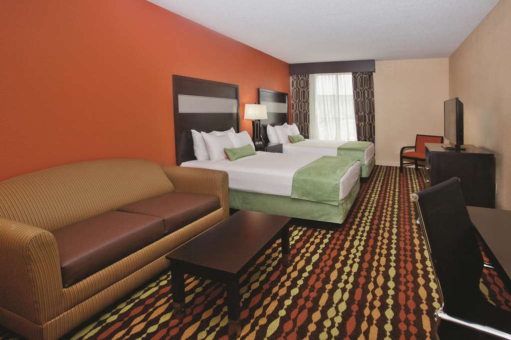 La Quinta Inn & Suites by Wyndham Florence - photo 54