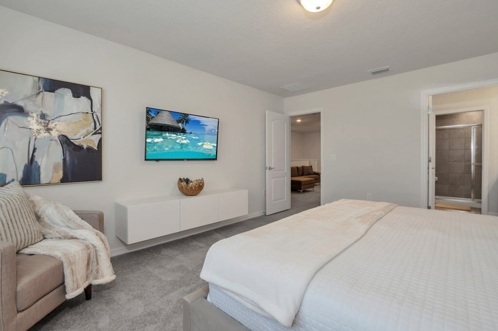 Brand New Home In Top Rated Resort Solterra 5 Bedroom Townhouse by Redawning - photo 3