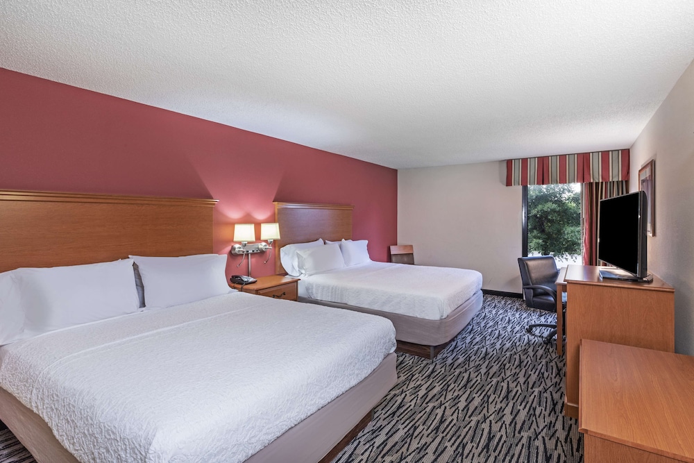 Hampton Inn Aiken - photo 6