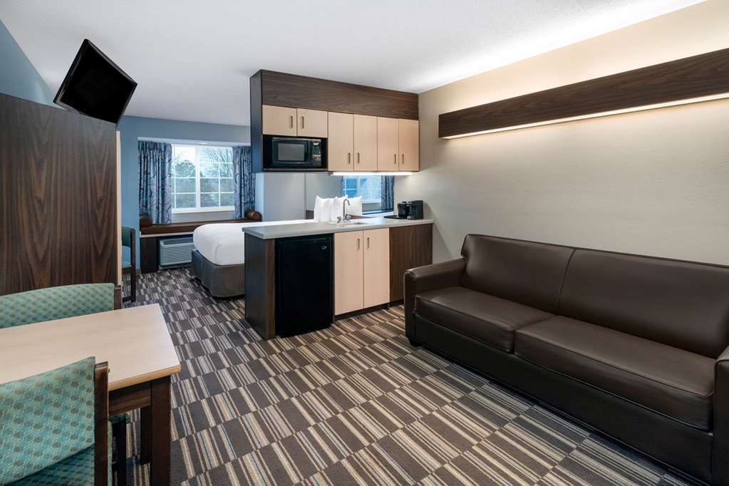 Microtel Inn and Suites by Wyndham Columbus North - photo 24