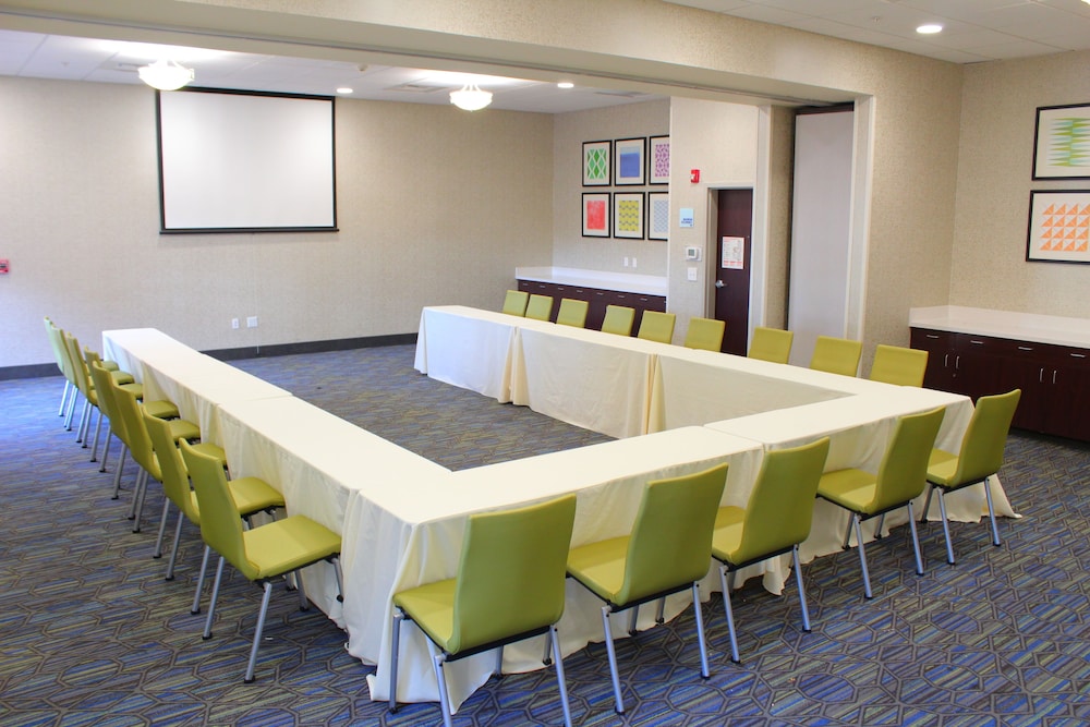 Holiday Inn Express & Suites Napa American Canyon by IHG - photo 27