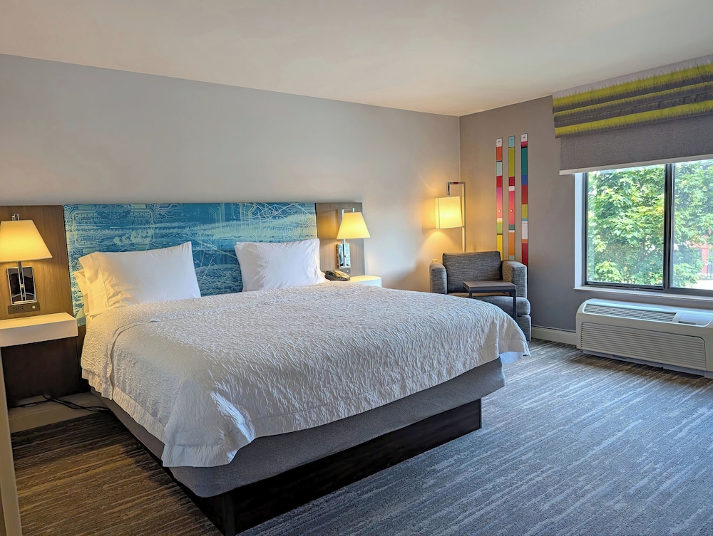 Hampton Inn & Suites Tacoma - photo 16