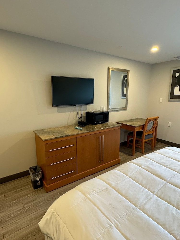 Days Inn by Wyndham Moosic - photo 8