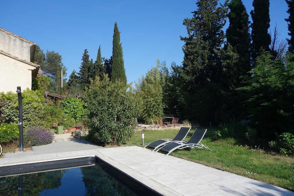 Le Mas D'Acanthe — hotel in Saint-Genies-De-Comolas