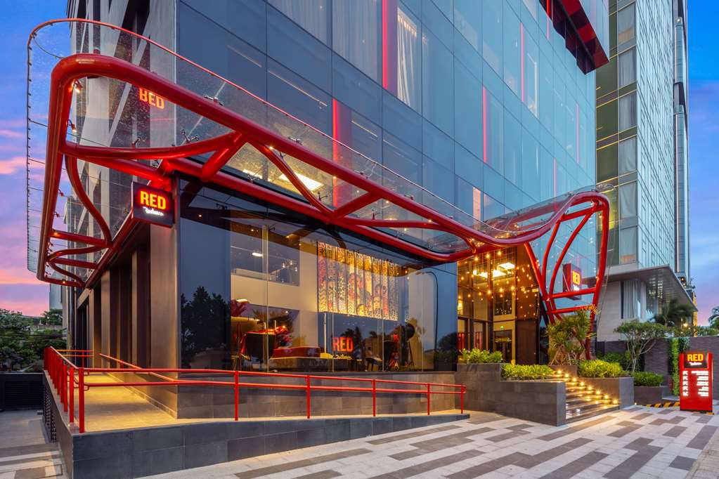 Radisson RED Danang - carbon neutral hotel in Da Nang