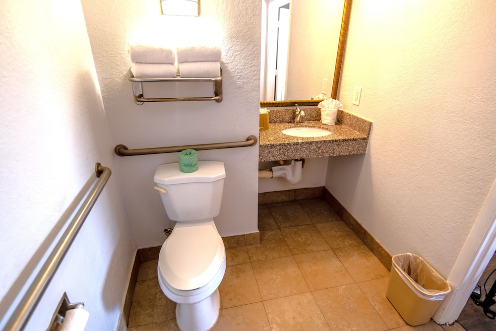 Masters Inn Tucker - photo 26