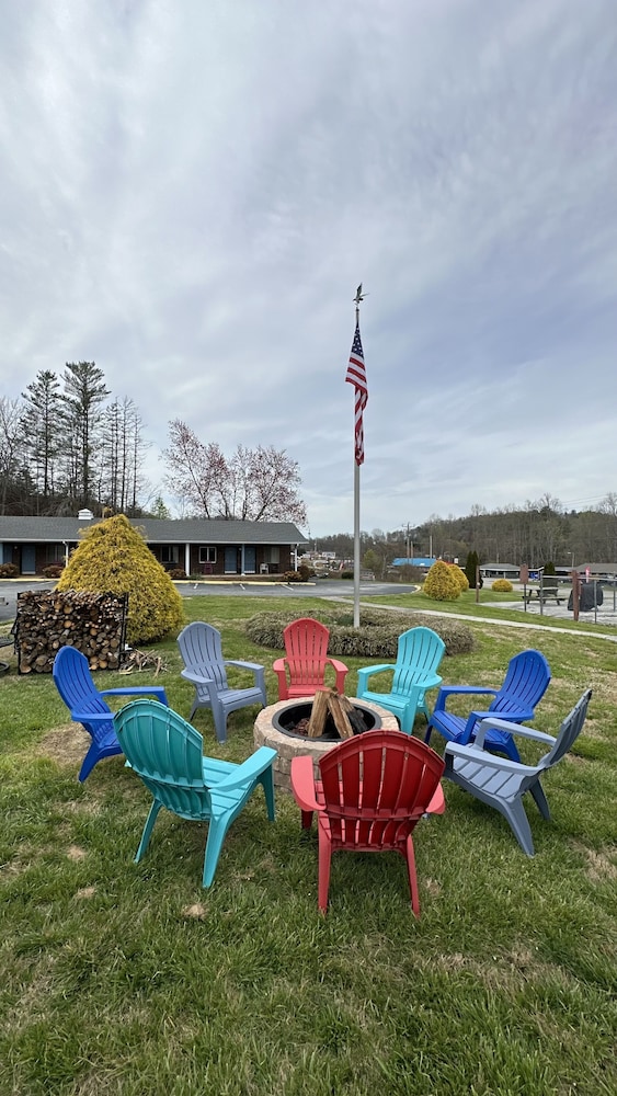 Colonial Inn Franklin - photo 21