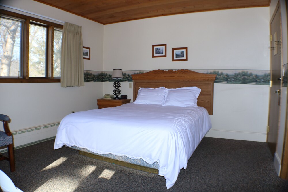 The Lodge Resort Hotel - photo 6