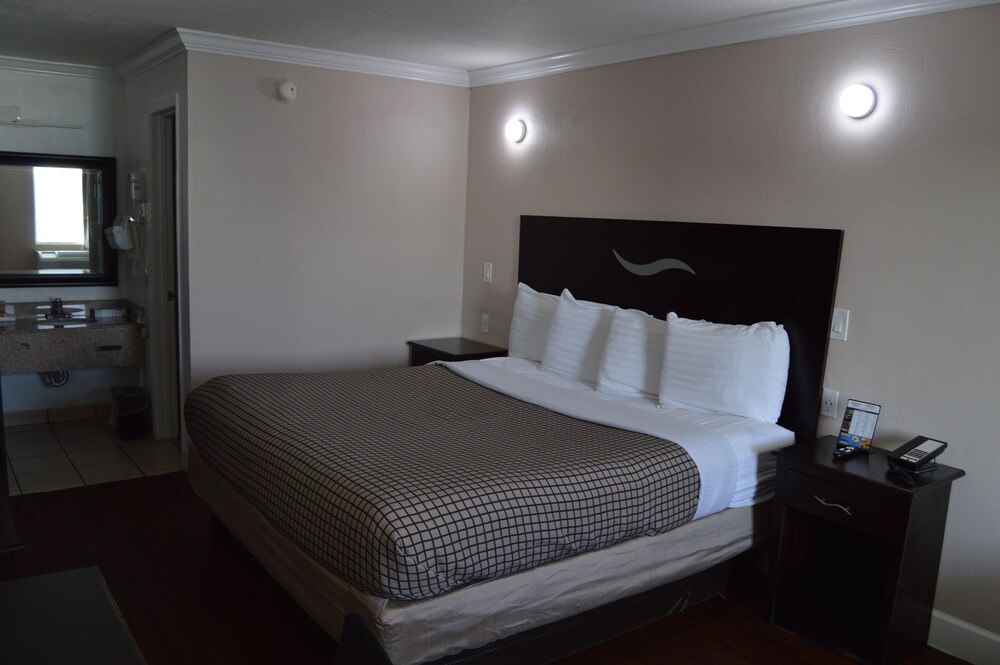 Destin Inn and Suites - photo 6
