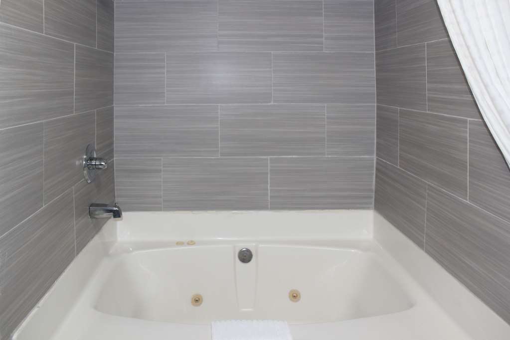 Quality Inn North Vernon near Hwy 50 - photo 21