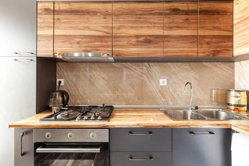 Veli group Apartment in Old City
