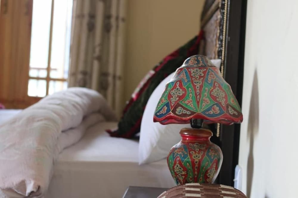 Hunza Blossom Inn — hotel in Barishal
