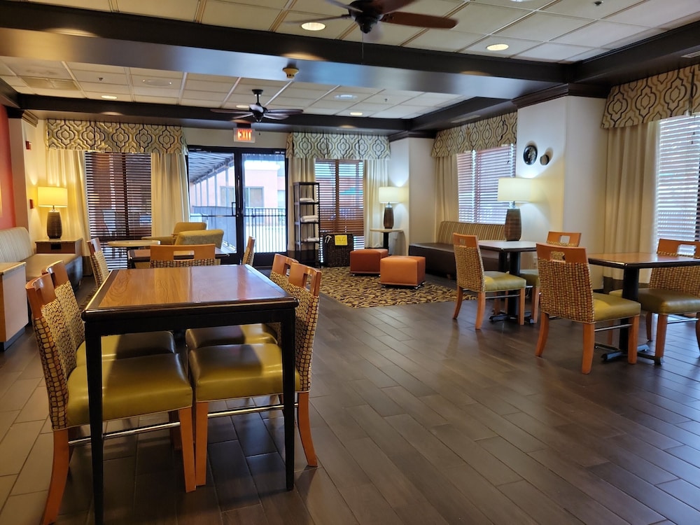 Hampton Inn Pensacola Airport - photo 8