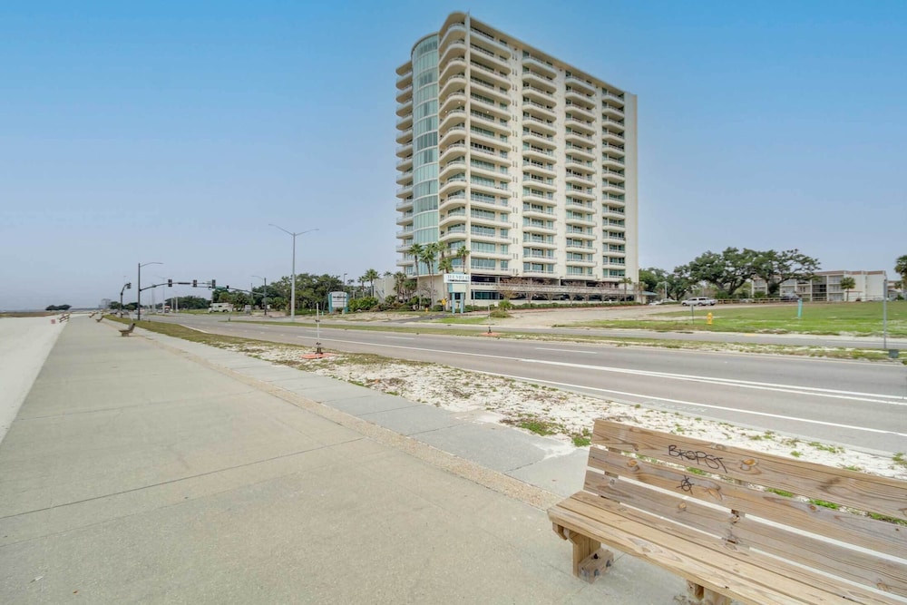 Resort Style Biloxi Condo Walk to the Beach - photo 19