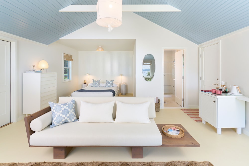 Silver Sands Motel & Beach Bungalows - photo 9
