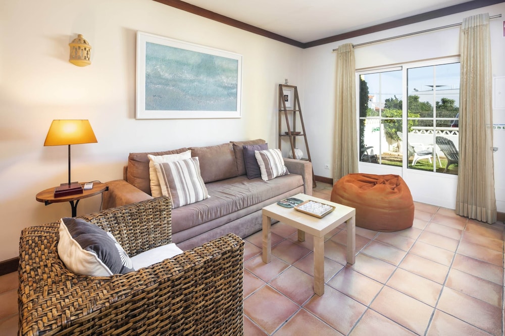 Seaside apartment in Benagil with terrace — 4-Star Luxury Hotel in Lagoa, Portugal