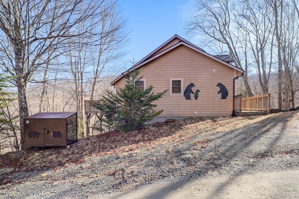 1 Mi to Beech Mtn Ski Resort: Cabin w Fire Pit - photo 24
