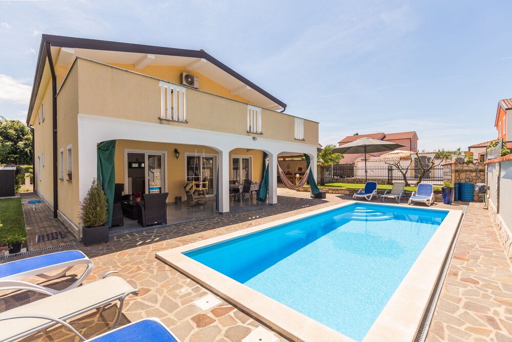 Special Offer New Luxury Apartment With Pool Fitness Outdoor Bar&Grill — 4-Star Luxury Hotel in Buje, Croatia